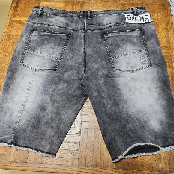 Mens Shorts - Picture 3 of 4